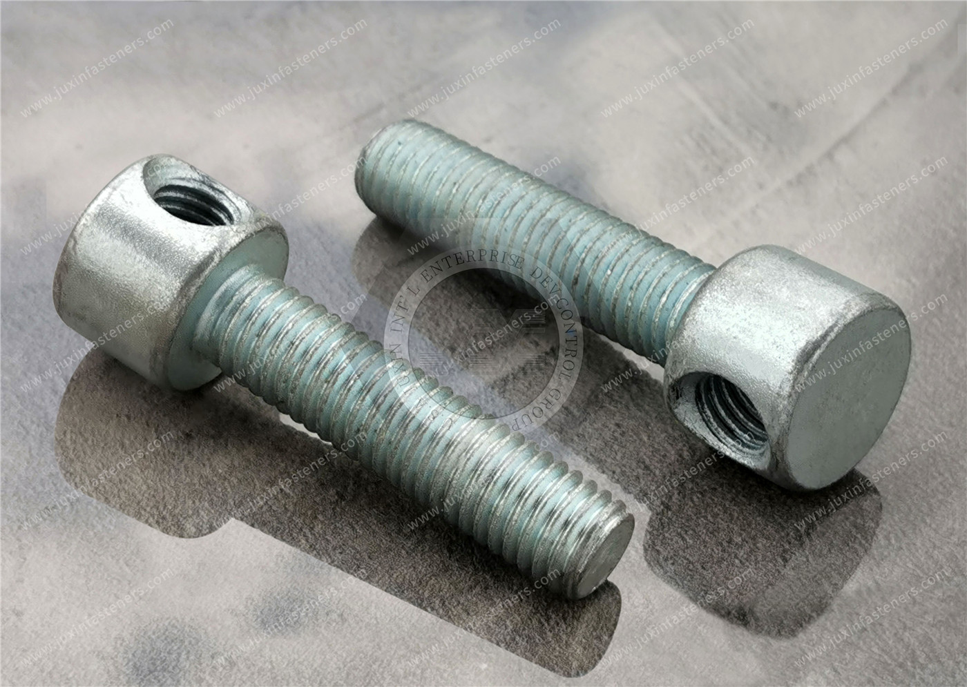 Non-Standard Cross-Hole Cylindrical Head Screw, Crossing the Screw Head M8