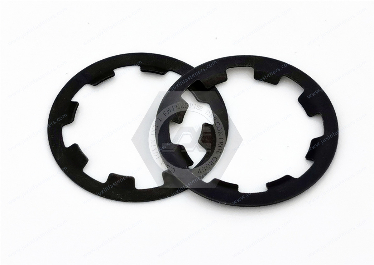 Light retaining ring