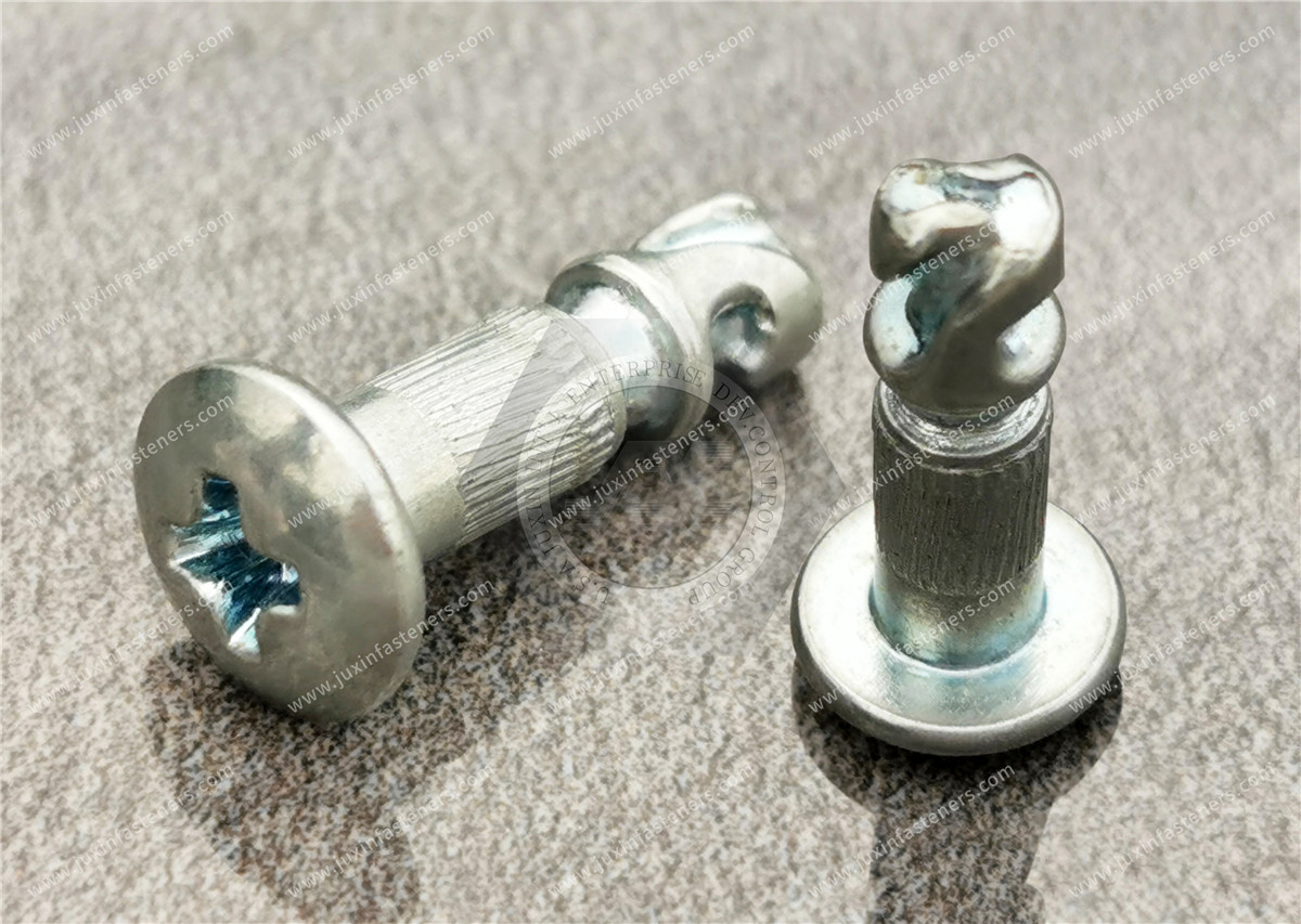 Quarter-Turn Stud, Size 4, Phillips Recess