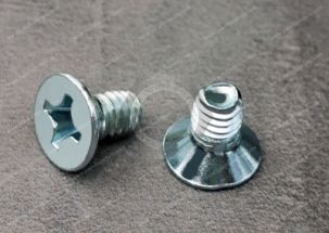 Difference between Phillips Flat Head Screws and Slotted Flat Head Screws