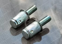 Flat Head Body Knurled Blind Rivet Studs